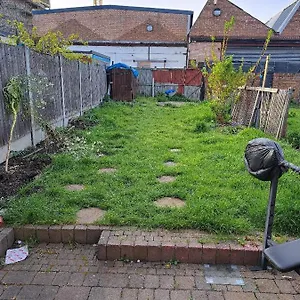 https://single-bedroom-near-london-seven-kings-train-station.brighton-hotels-england.com