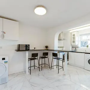 https://stratford-cosy-rooms-37.brighton-hotels-england.com
